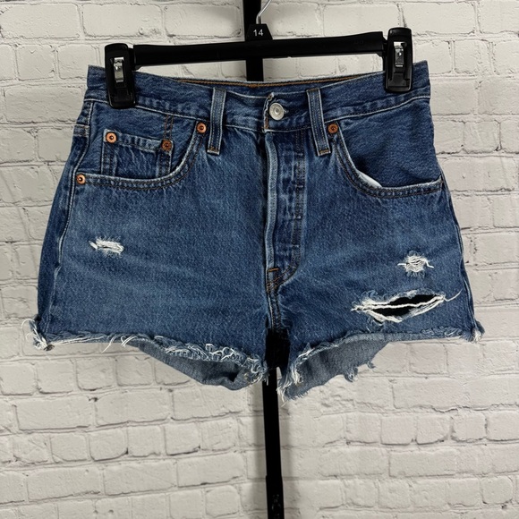 Levi’s 501 Cut Off Denim Shorts Size 25 - Picture 1 of 7